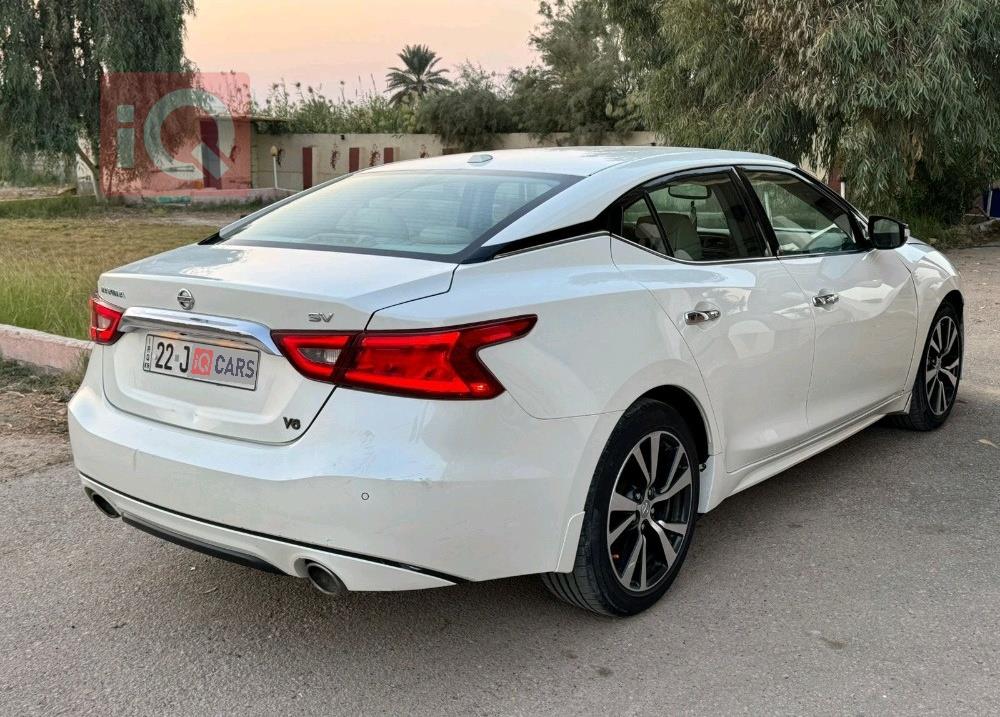 نيسان ماكسيما